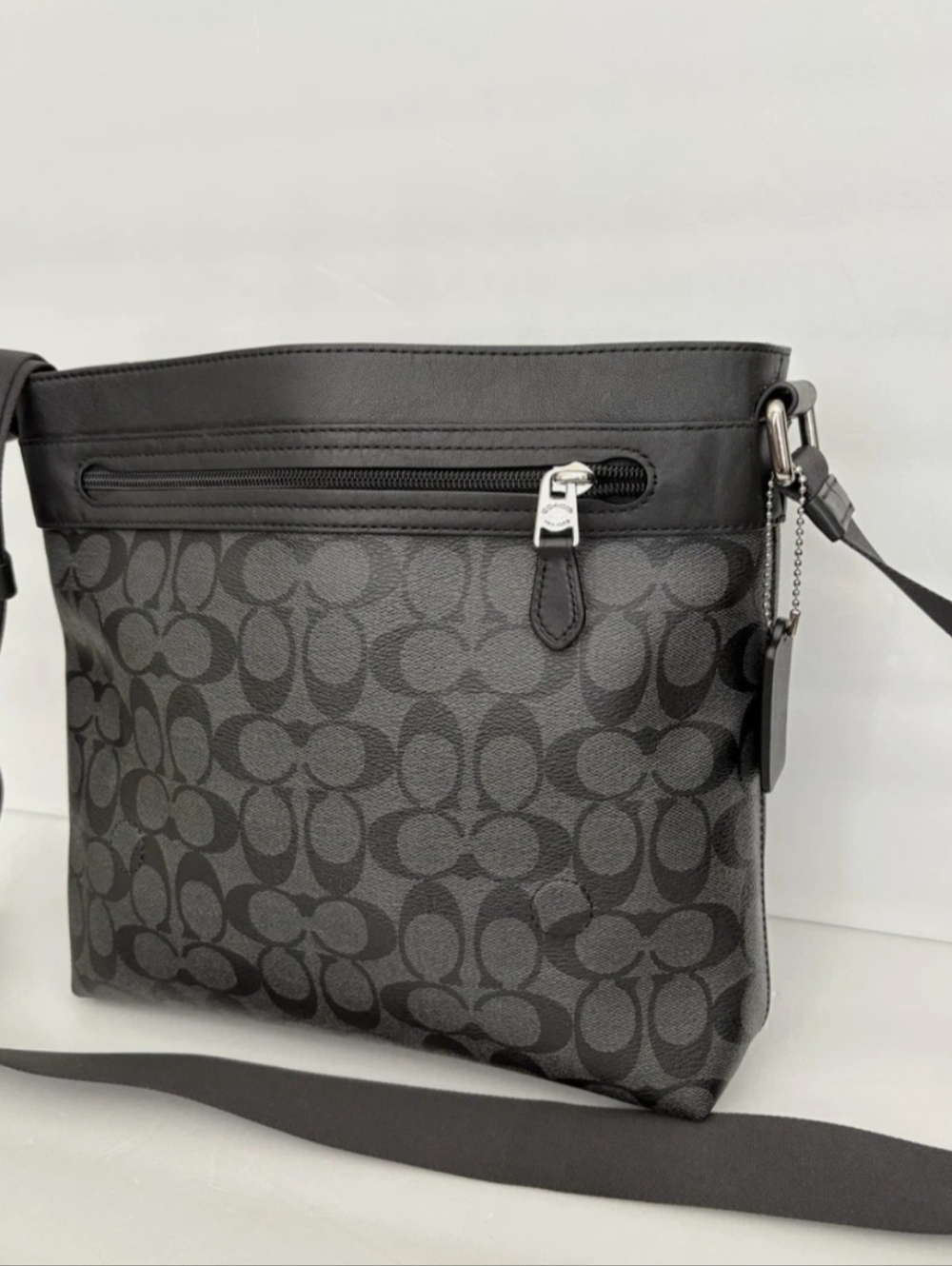 Coach Charles Messenger Bag EUC - Picture 10 of 12